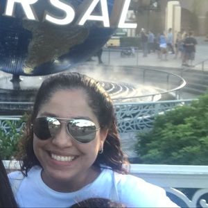 Meet your Posher, Eva